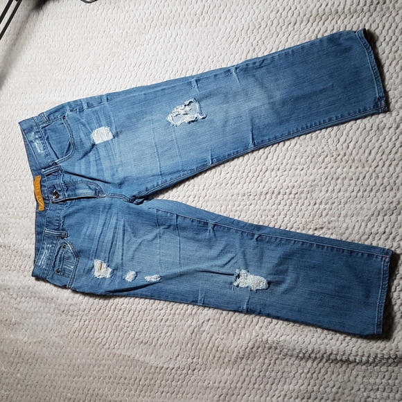 Distressed Cropped Jeans - Picture 1 of 8